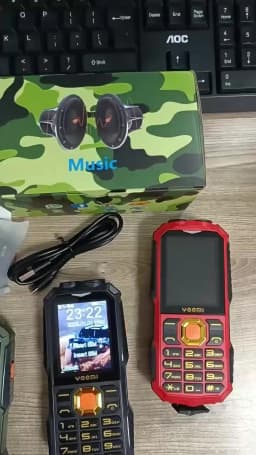 YEEMI Q5 LTE 4G Mobile Phone 2.4'' Screen 3000mAh Dual SIM HD Call Camera FM Double LED Flashlight Type-C Outdoor Button Phone