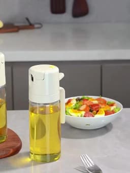 1-4Pcs 2in1 Oil Sprayer Bottle Plastic BBQ Cooking Oil Dispenser Olive Oil Pourers Sprayer Kitchen Baking Mister Vinegar Bottle