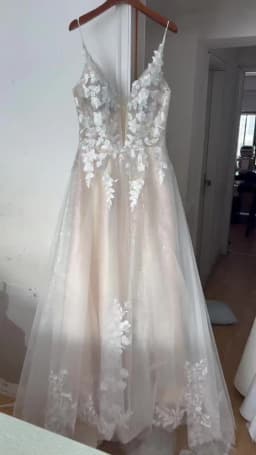 Customized Luxury Backless Wedding Dress Princess Buttons Exquisite Applique V-Neck Spaghetti Strap Gown Vestido De Novia 2023