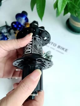 KOOZER XM490 Front Hub NBK 2 Bearing Cube Bushings 100x9MM 100x15MM 28/32/36 Holes Black Red