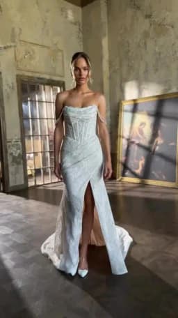 Modern Sweetheart Wedding Dress with Front Split Mermaid Silhouette Sweep Train Bridal Gown for Brides