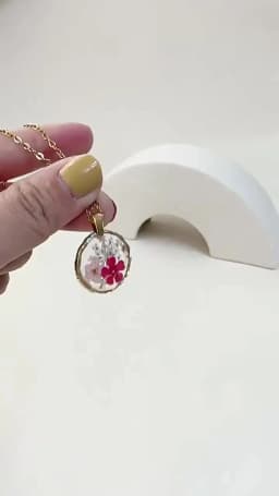 Pressed Flower Charm Necklace Handmaking Epoxy Resin Dried Flower Series Necklaces Natural Flowers Pendant Custom Chain Necklace