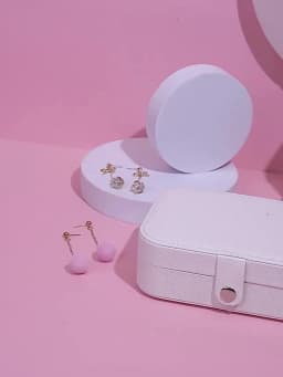 Newly Unique Blue Romantic Box PU Storage Bracelet Jewelry Box Wholesale Creative Portable Travel Storage Box Earrings Ring