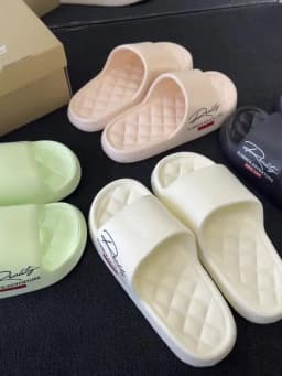Men's Outdoor Slippers, Lightweight And Soft Cloud-Like Comfortable Home Slippers For Women, Unisex, With Simple Printed Pattern