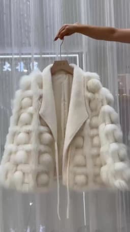 2025 New Style Real Fox Fur Coat Winter Women Loose Style Knitted Cardigan Jacket blended Thick Warm