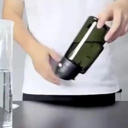 16oz/470ML Light Blocking Brown Oil Sprayer for Cooking 2 in 1 Olive Oil Dispenser Bottle for Kitchen Oil Bottle Seasoning Tools