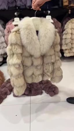 Women's Short Real Fox Fur Winter Jacket Thick Warm Natural Coat Fashion Outerwear for Cold Weather