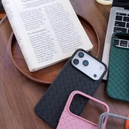 Ultra Thin 3D Knits Skin Phone Case For iPhone 17 16 15 14 12 13 Pro Max 16 Plus 16e Air Soft TPU Cover