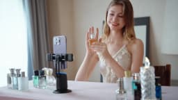 AI Auto-Tracking Phone Gimbal 360° Rotating Face Tracking Stabilizer Portable Desktop Holder for Live Streaming & Photo Shooting