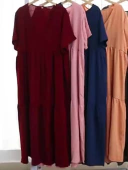 Plus-Size Women's Casual, Loose-Fitting, V-Neck Solid-Color Long Dress; Spring/Summer Pleated Plus-Size Women's Dress