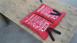Portable Emergency Fire Blanket Retardant Fire Suppression Blanket Survival Shelter Safety Cover Fireproof Mat