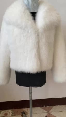 Women's Plus Size Winter Fur Coat Fox Large Lapel Loose Short Top Elegant Warmth for Cold Weather