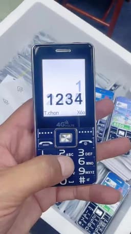 Low Price Unlocked Senior Large Push-Button Phone For Elderly SOS Key Speed Dial Portable Tow Sim Loud Voice Strong Torch Cheap