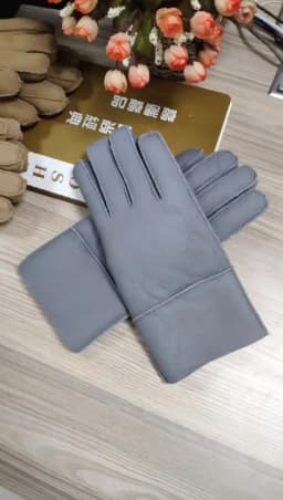 Classic Solid Color Winter Warm Sheepskin Fur Gloves Men Thickened Outdoor Motorcycle Riding Windproof And Leather Fur Gloves