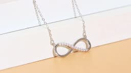 QooLady 925 Sterling Silver Exquisite CZ Crystal Infinity Symbol Pendant Necklace for Women Fine Anniversary Jewelry Gifts SD005