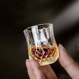 6Pcs Whiskey Glass Cup Rum Liqueur Mini Shot Glass Creative Diamond Shaped Vintage Relief Cup Household Party Bar Drinking Tools