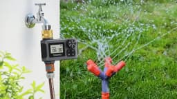 INSOMA Automatic Watering System Smart Garden Irrigation Water Timer with Brass Swivel for Hose Fuacet Outdoor Garden IPX5