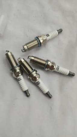 4pcs/lot 1026080GG010 Spark Plug for JAC J3 J4 J5 J6 SEI2 SEI3 Spark Stone
