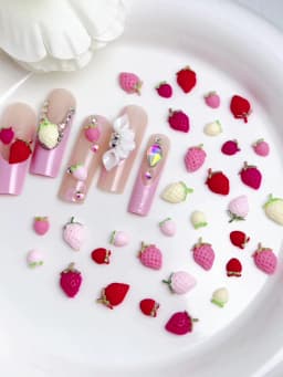 30PCS Simulated Cute Strawberry Nail Art Charms Creative Colorful Strawberry Resin Nail Decorations for DIY Hairpin Nails Crafts