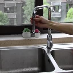 Kitchen Stainless Steel Faucet Sprinkler Water-saving Device Lengthening Rotating Splash Proof Sprinkler Spray Extender Bubbler