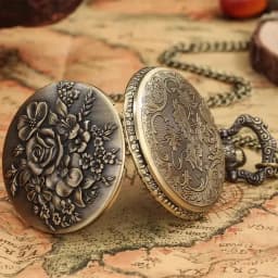 Vintage Bronze Flowers Quartz Analog Pocket Watch Gift Men Women Necklace Pendant Pocket Clock Arabic Numerals Dial Retro Watch