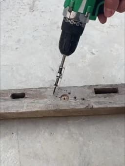 iLMH Spring-loaded Screw Holder Bit, Anti-Drop Screw Fixing Bit Power Tool Accessories, Drill Bit Holder for PH2 T20 T25 Screw