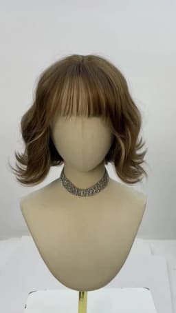 Platinum Blonde Short Bob Wavy Synthetic Wig with Bangs Fluffy Natural Heat Resistant Fiber Cosplay Daily Party Wig for Women