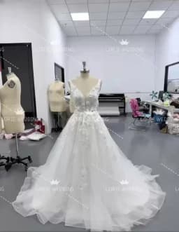 LORIE Spaghetti Straps 3D Flower Wedding Dresses Appliques Lace V Neck Beach Princess Bride Gown Customized vestidos de novia