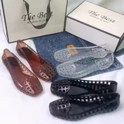 Spring and Summer New Korean Style Transparent Crystal Shoes for Women, Comfortable Closed-Toe Hollow Sandals, Soft and Fashionable Dongdaemun Jelly Shoes, Slip-On Slippers