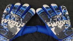 Goal keeper gloves without finger protection, goalkeeper gloves with colorful style, football gloves with strong grip and no sli