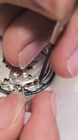 China NH35 Automatic Mechanical Movement High Accuracy Date Calendar at 3 O'clock Position Replace Japanese NH35 Movement
