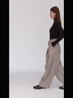 [EAM] High Waist Brown Striped Pleated Long Thick Wool Wide Leg Pants New Trousers Women Fashion Tide Autumn Winer 2026 1DH7548