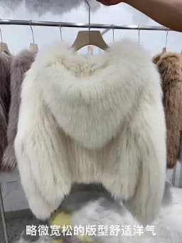 2026 New Winter Ice Cream Color Real Fur Coat Natural Fox Fur Knitting Craft Coat With Hooded Fashion Sweet Beauty Women Coat