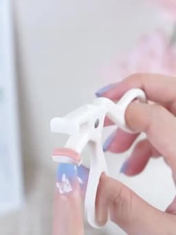 CALIYI Large Small Eyelash Curlers with Silicone Strips To Extend Curling Eyelashes and Make-up Tools For Big Eyes For Makeup