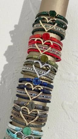 Amorcome Fashion Braided Leather Wrap Bracelets Bangles Multilayer Resin Stone Hollow Heart Charm Bracelets Women Gift Pulseira