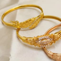 1Pcs Women's Gold Plated Flower Zircon Bangle, Hollow Filigree Design, Elegant Statement Bracelet for Daily Wear