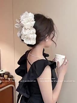 New Elegant Fabric Large Bubble Hair Clip for Womans Sense of Luxury Ponytail Shark Clip Fashion Girl Hair Clamp Hair Accessori