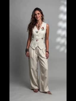 Spring Summer Autumn Linen Gilet with Unique Random Embroidery, Elegant Versatile Commuter Outer‑wear Vest