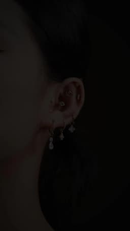 Right Grand ASTM F136 Titanium Floating Teardrop Round CZ Helix Charm Dangle Pear Drop for Cartilage Conch Piercing Jewelry