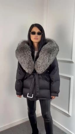 2026 New Fashion Winter White Duck Down Jacket Women Real Natural Fox Fur Hooded Thick Warm Belted Puffer Down Coat Warm Parka