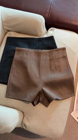 Solid Color 2026 Autumn and Winter New Minimalist High Waist Holiday Shorts Femininity Versatile Casual Fashion Short Pants
