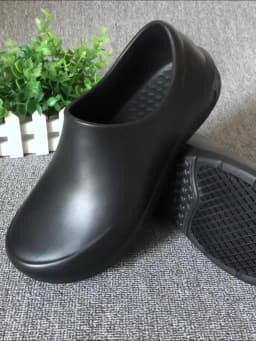 Non-Slip Chef Shoes for Both Men and Women - Lightweight and Comfortable Slip-On Wooden-Soled Shoes, Eva Upper + Waterproof/Non-Slip Rubber Sole - All-Weather Standing Work Shoes, Suitable for Kitchens, Hospitals, Restaurants, Beaches - Easy-To-Clean Non-Slip Kitchen Shoes, Specifically for Catering Service Staff