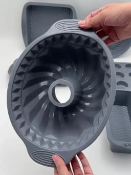 LMETJMA 9.5 Inch Silicone Fluted Pans Non-stickFluted Cake Pan with Sturdy Handle Kitchen Bundt Cake Baking Molds JT366