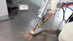 Raycus 3000W Laser Welder 4 IN 1 Laser Welder Welding Cutting Cleaning Soldering Machine for Metal Double Wire Feeder Machine