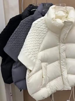 Janveny 2026 New Winter Turtleneck White Duck Down Vest Women Patchwork Knitted Warm Drawstring Short Soft Puffer Down Waistcoat