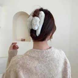 Natural Rex Rabbit Fur Big Crab Hair Clip for Girls Rabbit Hair Claw Clips Cute Ponytail Women's Barrettes Fluffy Hair Crab