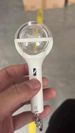 Katseye Mini Rescue Stick with High Face Value and Luminous Performance, the Same Style Around the Anime Concert