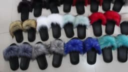 Women's Faux Fox Fur Slides Fluffy Open Toe Slippers Indoor Outdoor Casual Flat Sandals Luxury Furry Slide Shoes for Ladies