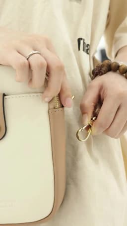 2026 Spring and Summer New Mobile Phone Bag Female Japanese and South Korean PU Soft Small Fresh High-Grade Fashion Zipper Large