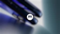 Global ROM Motorola Moto Razr 50 5G Cell Phone MTK Dimensity7300X 6.9inch POLED Folded Screen 120Hz 50MP 4200Mah 30W